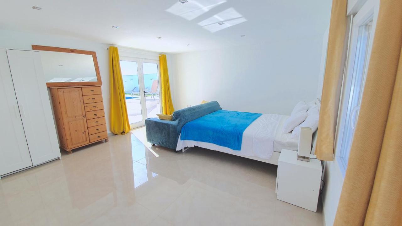 Stunning Sea View Villa With 6 Bedrooms & Heated Pool - Villa Renaissance Playa Blanca  Eksteriør billede